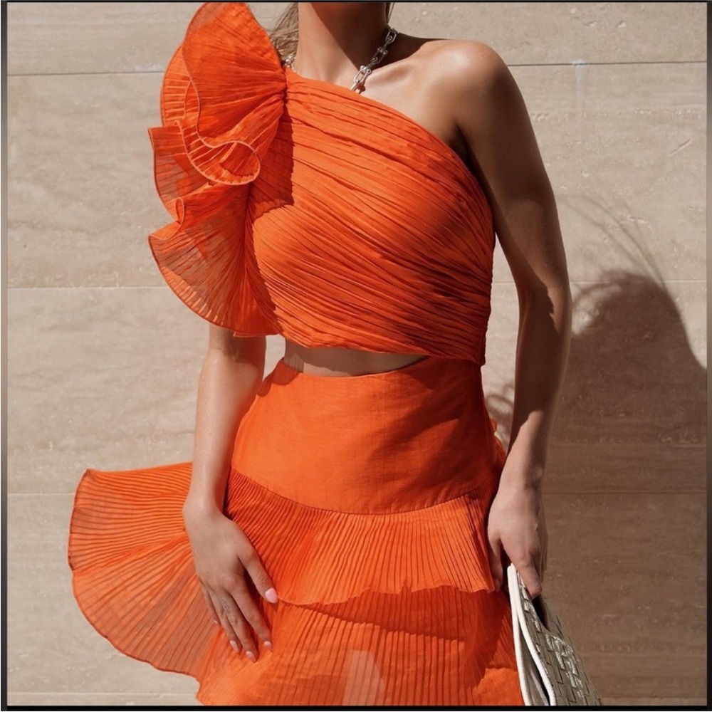elliatt ideals one shoulder oversized pleated flower cut out mini dress small